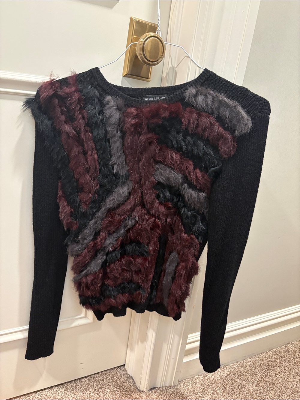 Black sweater with fur size xs